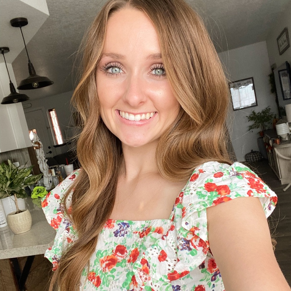 Meet your Posher, Emily